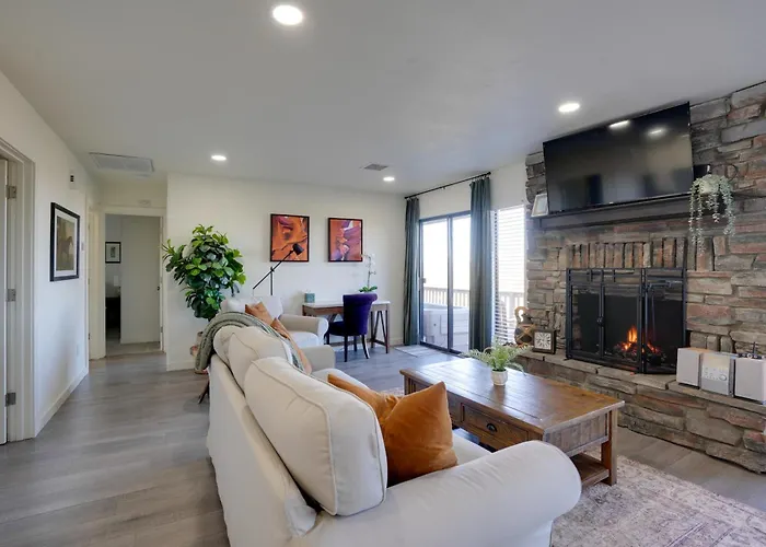 Hot Tub, Mountain Views: Scenic * Prescott