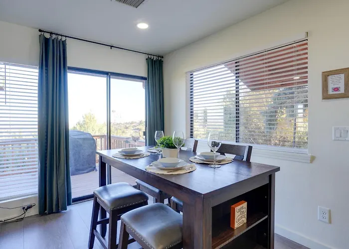 Hot Tub, Mountain Views: Scenic Prescott